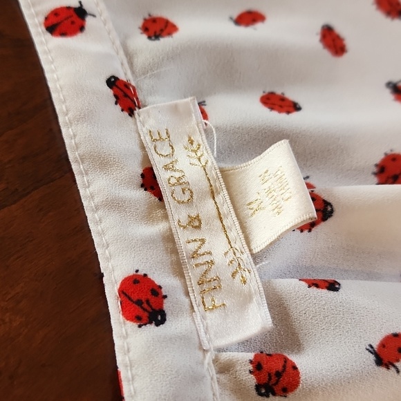 Ladybug pattern shirt - Picture 3 of 9